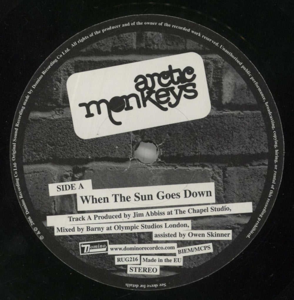 Arctic Monkeys When The Sun Goes Down UK 7" vinyl single (7 inch record / 45) MEO07WH344947